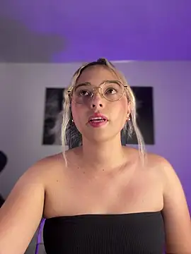 Irisweet  online show from 3, 12, 2025