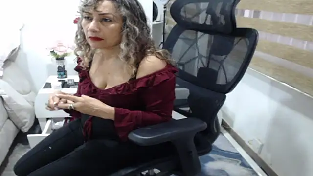Snapshot of jesy_hot chatting on 12, 5, 2026 jesy hot online show from 12, 5, 2026