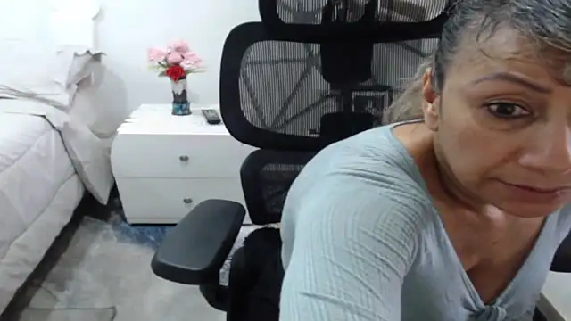 Snapshot of jesy_hot chatting on 29, 5, 2026 jesy hot online show from 29, 5, 2026