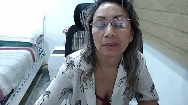 Snapshot of jesy_hot chatting on 27, 4, 2026 jesy hot online show from 27, 4, 2026