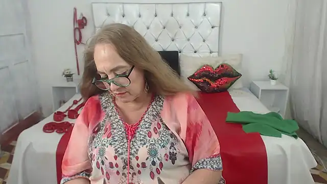 Sweetbigcatt online show from 23, 6, 2026