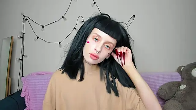 Snapshot of FlowerOfSin2001 chatting on 1, 10, 2025 FlowerOfSin2001 online show from 1, 10, 2025