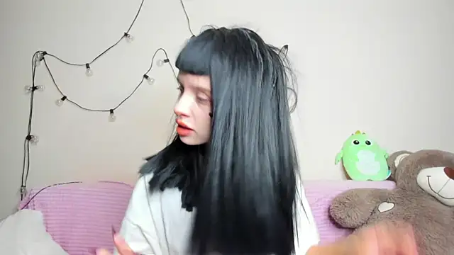 Snapshot of FlowerOfSin2001 chatting on 20, 9, 2025 FlowerOfSin2001 online show from 20, 9, 2025