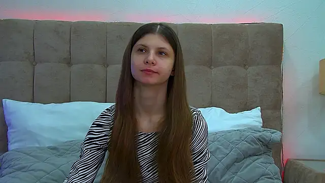 AudreyBarlow online show from 19, 2, 2025