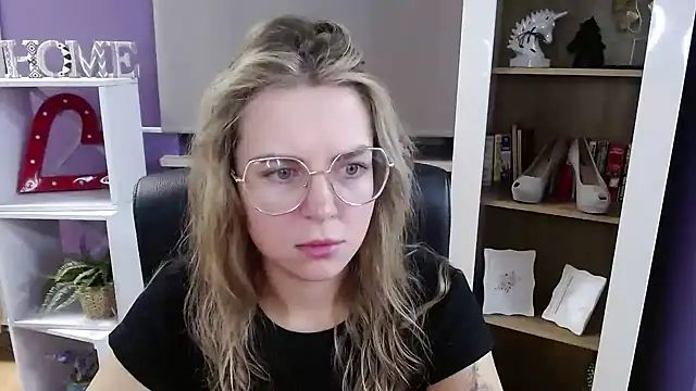 Zoey Erotic online show from 5, 11, 2025