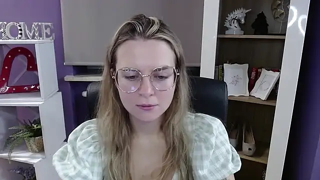 Zoey Erotic online show from 12, 11, 2025