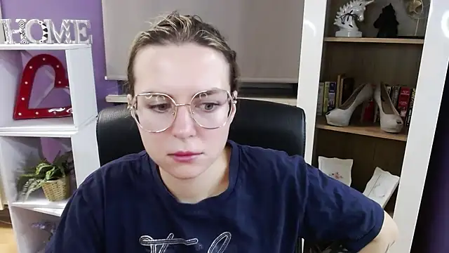 Zoey Erotic online show from 3, 12, 2025