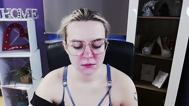 Zoey Erotic online show from 12, 3, 2026