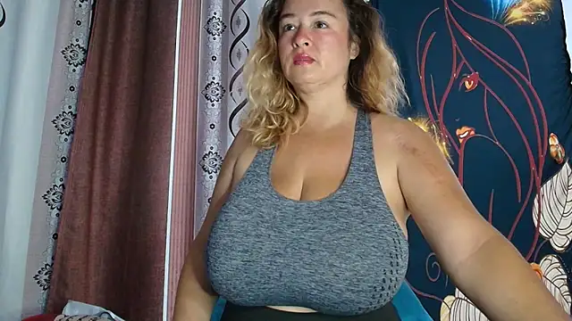 Snapshot of brenlissy89 chatting on 27, 4, 2026 brenlissy89 online show from 27, 4, 2026