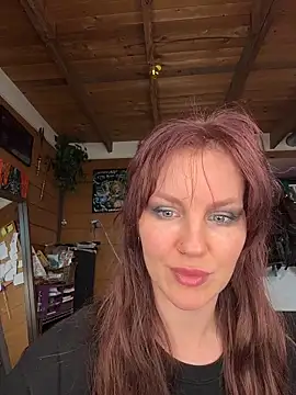 Snapshot of courtneyoccult chatting on 12, 10, 2025 courtneyoccult online show from 12, 10, 2025