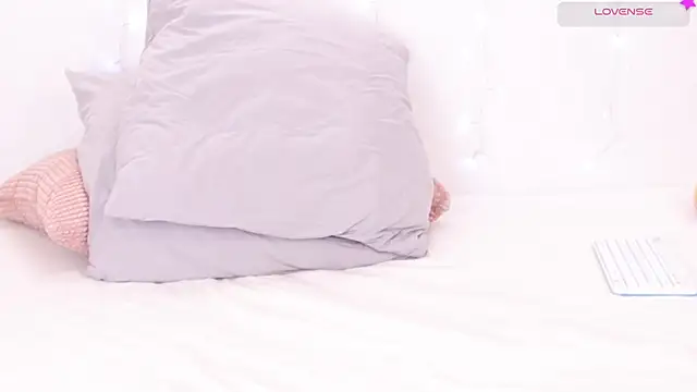 Lily minx online show from 14, 1, 2026