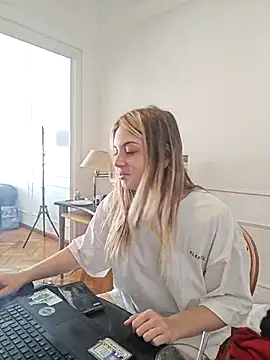 Elnonoykeila77 online show from 8, 2, 2026