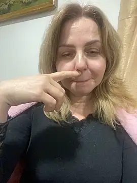 Snapshot of Cute_sun chatting on 2, 3, 2026 Cute sun online show from 2, 3, 2026