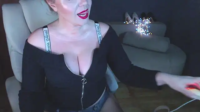 Snapshot of Cute_sun chatting on 16, 11, 2025 Cute sun online show from 16, 11, 2025