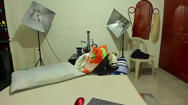 ashley rossez7 online show from 3, 12, 2024