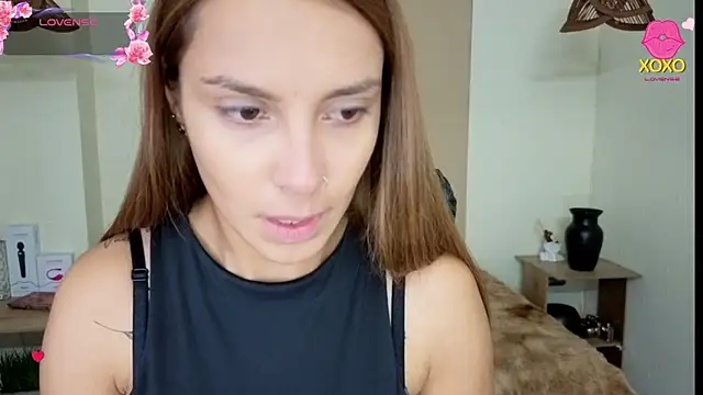 Snapshot of AnisiaFarina chatting on 14, 11, 2025 AnisiaFarina online show from 14, 11, 2025