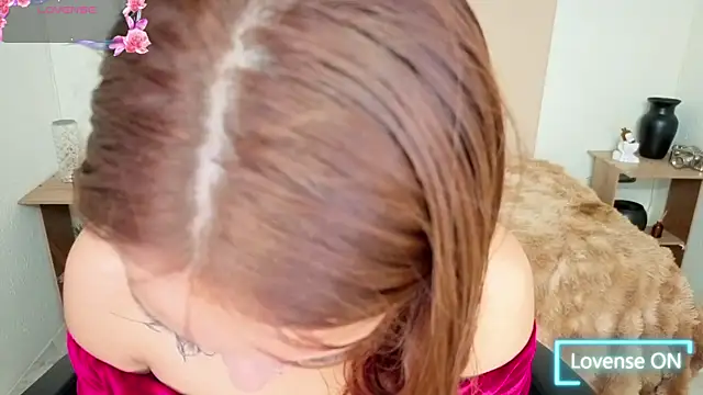 Snapshot of AnisiaFarina chatting on 25, 10, 2025 AnisiaFarina online show from 25, 10, 2025