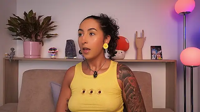 Snapshot of agatha_collins_ chatting on 26, 6, 2026 agatha collins online show from 26, 6, 2026