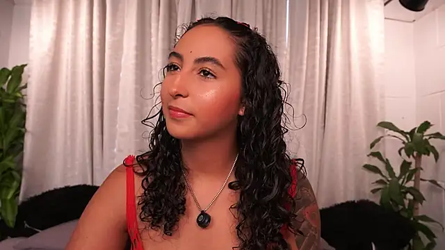 agatha collins  online show from 19, 12, 2025