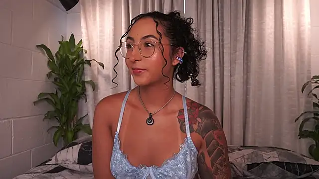 Snapshot of agatha_collins_ chatting on 21, 6, 2026 agatha collins online show from 21, 6, 2026