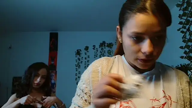 3littleschoolteens online show from 8, 11, 2025