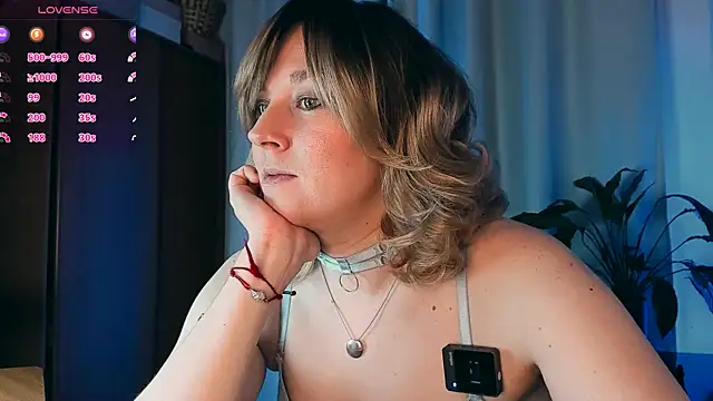 Snapshot of 5_in_one chatting on 4, 3, 2026 5 in one online show from 4, 3, 2026