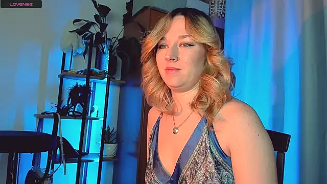 Snapshot of 5_in_one chatting on 16, 12, 2025 5 in one online show from 16, 12, 2025