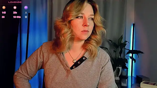 Snapshot of 5_in_one chatting on 20, 12, 2025 5 in one online show from 20, 12, 2025