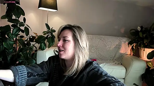 Snapshot of 5_in_one chatting on 7, 5, 2026 5 in one online show from 7, 5, 2026