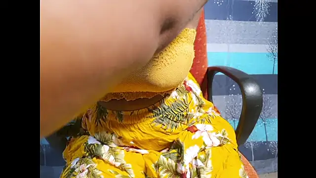 Snapshot of Savithri9 chatting on 1, 7, 2026 Savithri9 online show from 1, 7, 2026
