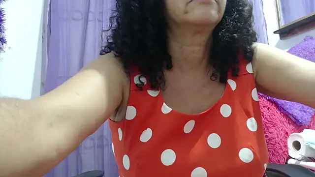 Snapshot of heyline_milf chatting on 4, 11, 2025 heyline milf online show from 4, 11, 2025