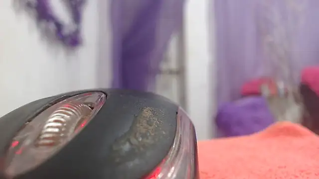 Snapshot of heyline_milf chatting on 14, 11, 2025 heyline milf online show from 14, 11, 2025