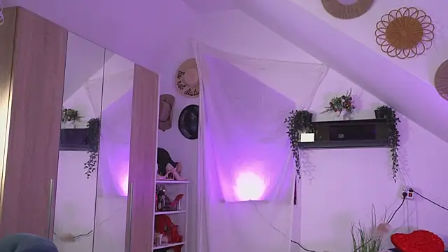 Amaliamour online show from 23, 10, 2025