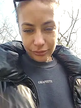 Keli Jessi online show from 5, 4, 2026