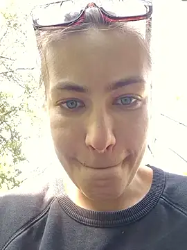 Keli Jessi online show from 14, 4, 2026