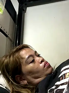 pinay4uwithagoodheart online show from 18, 12, 2025