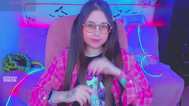 Lolisuccub online show from 21, 4, 2026