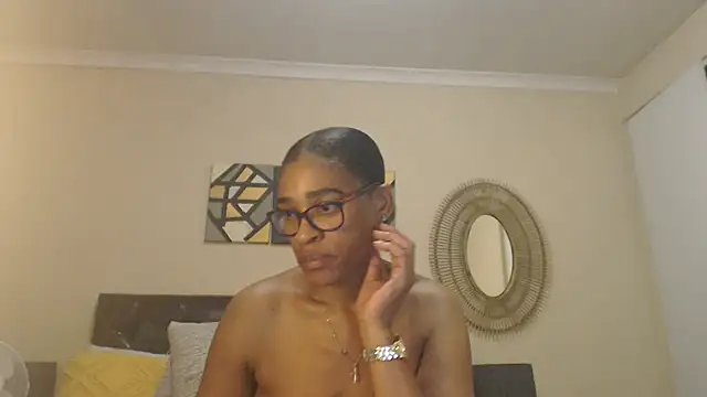 Creamyass22 online show from 15, 4, 2026