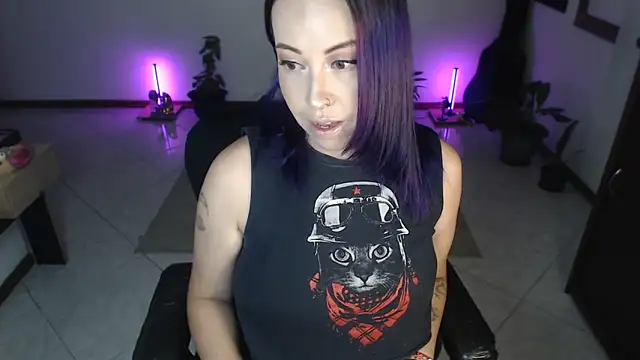 Snapshot of charlottezoe15 chatting on 17, 5, 2026 charlottezoe15 online show from 17, 5, 2026