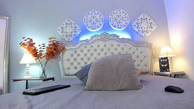 Susaan Miilf online show from 9, 10, 2025