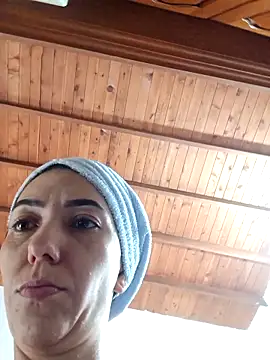 LunaZambrano online show from 2, 4, 2026