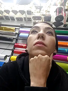 LunaZambrano online show from 21, 4, 2026