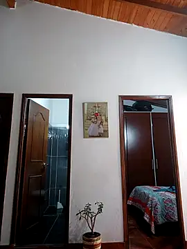 LunaZambrano online show from 1, 5, 2026