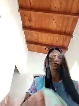 LunaZambrano online show from 6, 2, 2026