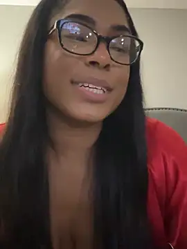 Snapshot of CandyLuxxxx chatting on 1, 2, 2025 CandyLuxxxx online show from 1, 2, 2025