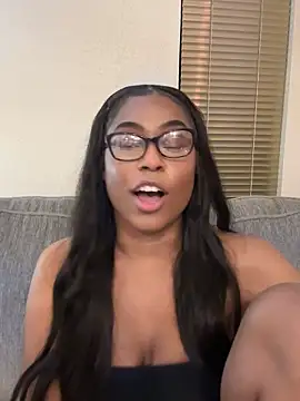 Snapshot of CandyLuxxxx chatting on 23, 2, 2025 CandyLuxxxx online show from 23, 2, 2025