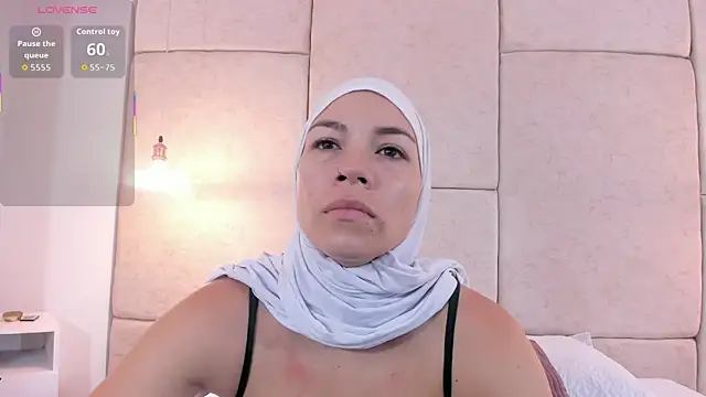 aisha vs online show from 29, 11, 2025