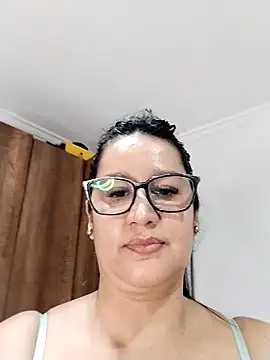 Snapshot of keilymadam chatting on 6, 5, 2026 keilymadam online show from 6, 5, 2026