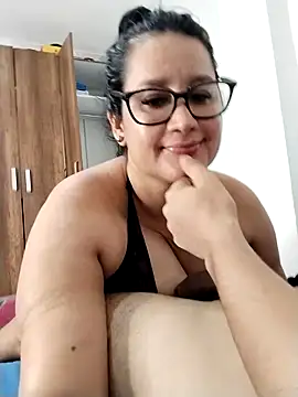 Snapshot of keilymadam chatting on 7, 5, 2026 keilymadam online show from 7, 5, 2026