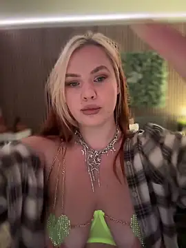 Snapshot of AnjaAmelia chatting on 28, 10, 2025 AnjaAmelia online show from 28, 10, 2025